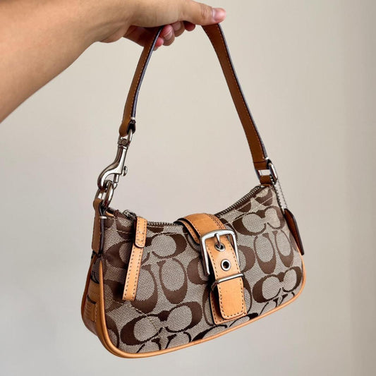 🤍 Rare Coach Demi Pouch – Vintage & Classic
